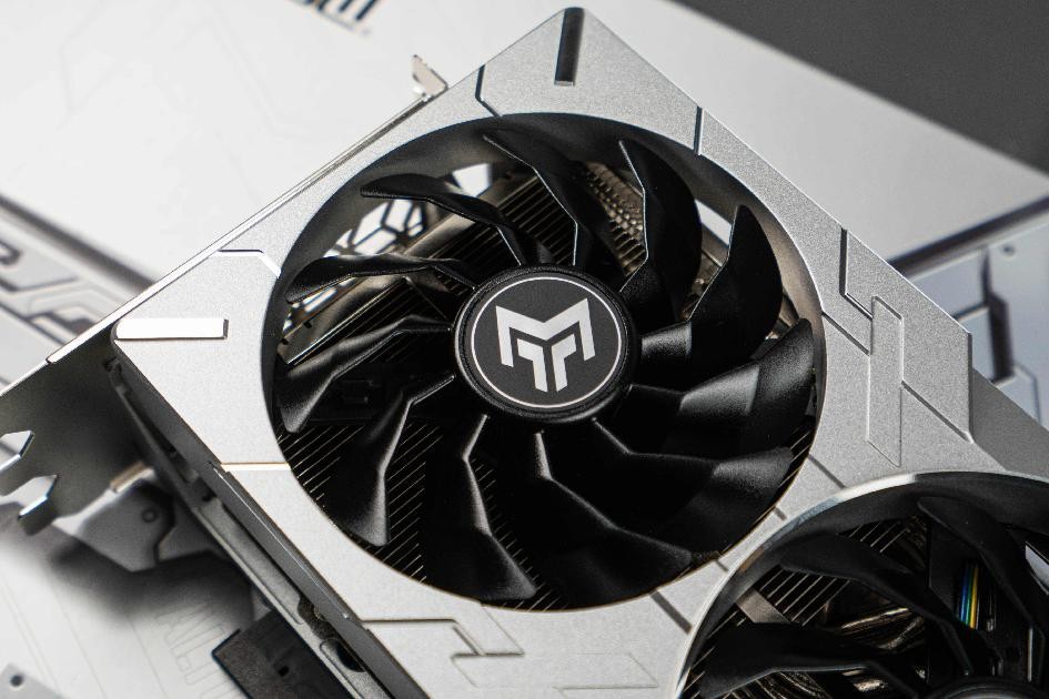 性能超凡入圣，影驰 GeForce RTX 4080 SUPER 金属大师评测