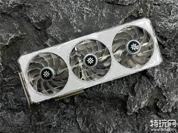 《鸣潮》帧率上限解除！影驰 GeForce RTX 40系列+DLSS带来性能狂飙！