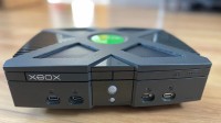 动手能力极强！玩家将初代Xbox改装成游戏PC